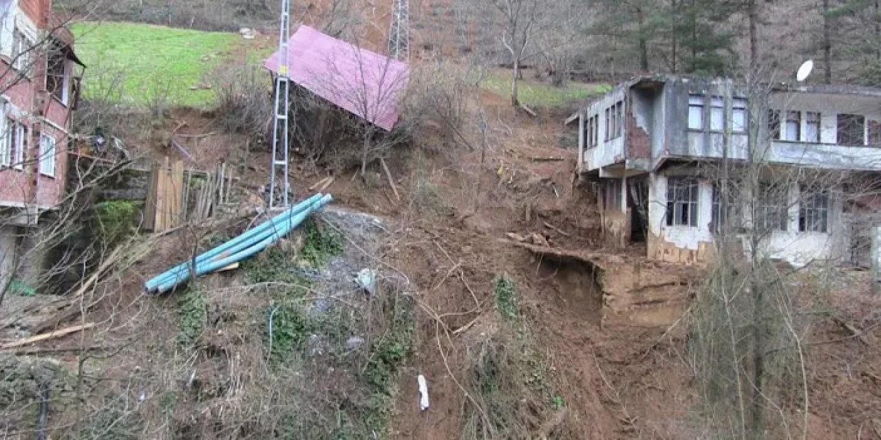 Artvin'de sel sonrası hasar tespit çalışmaları sürüyor