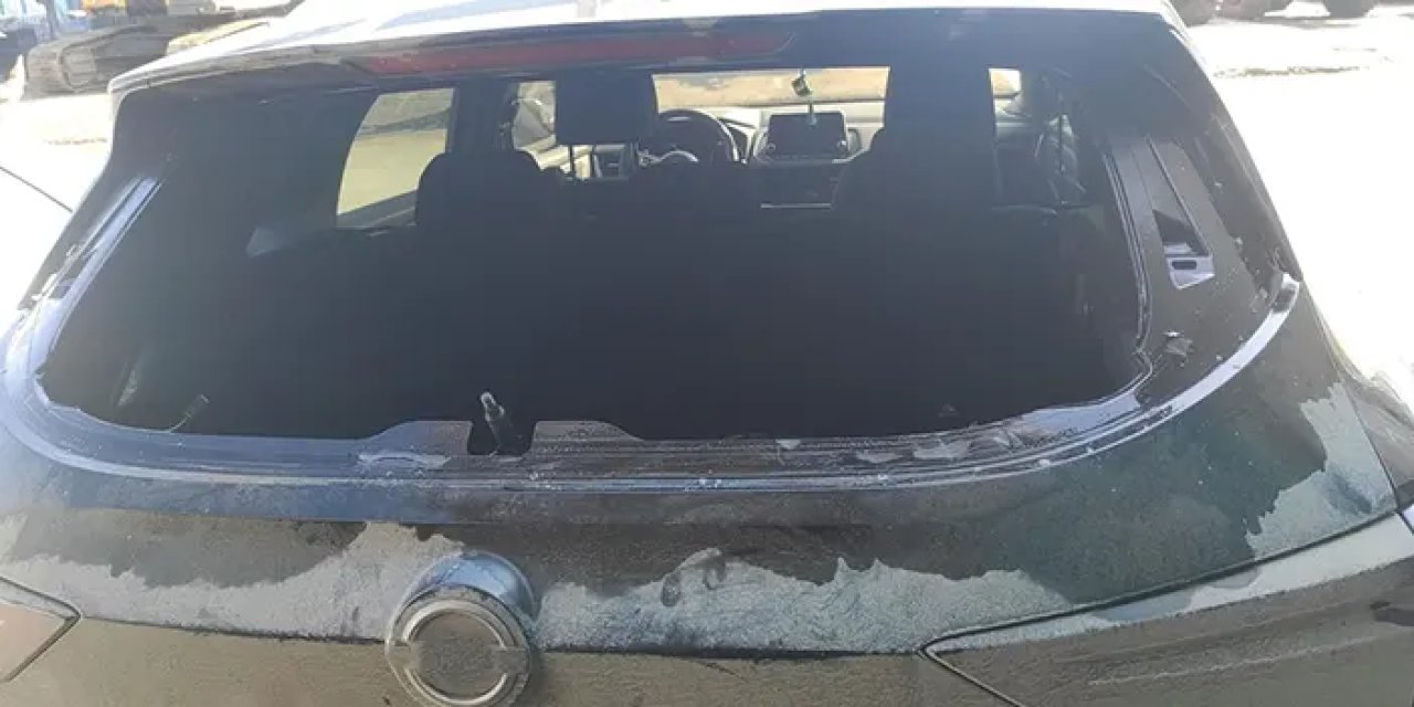 Samsun'da Başkanın seçim kampanyasına saldırı! Aracının camı kırıldı, pankartı kurşunlandı