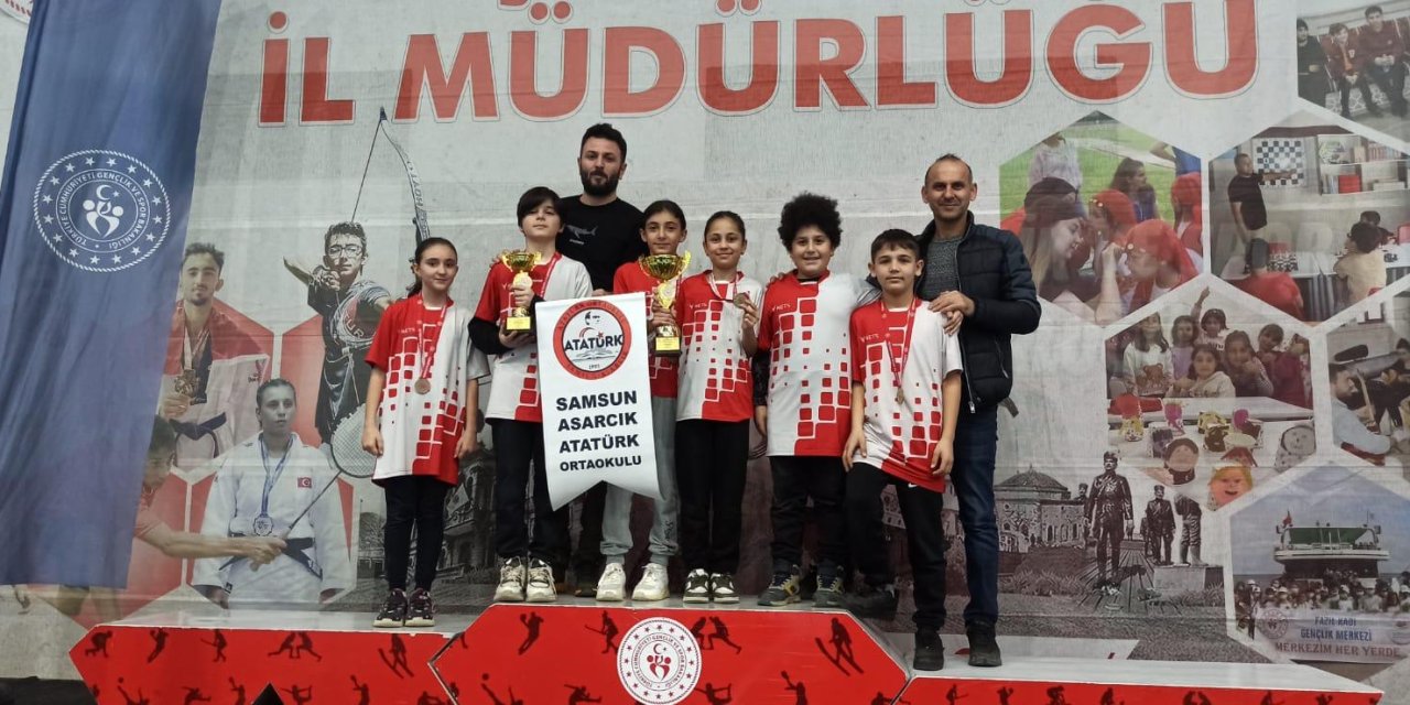 Floor Curling'de Asarcıklı kız öğrenciler Samsun birincisi oldu