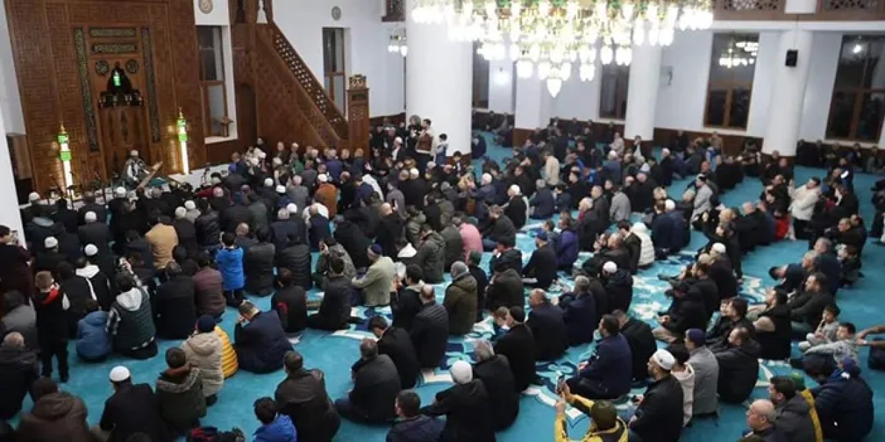 Dünya Kur’an-ı Kerim’i Güzel Okuma Birincisi Abdurrahman Sadien Samsun'da büyüledi