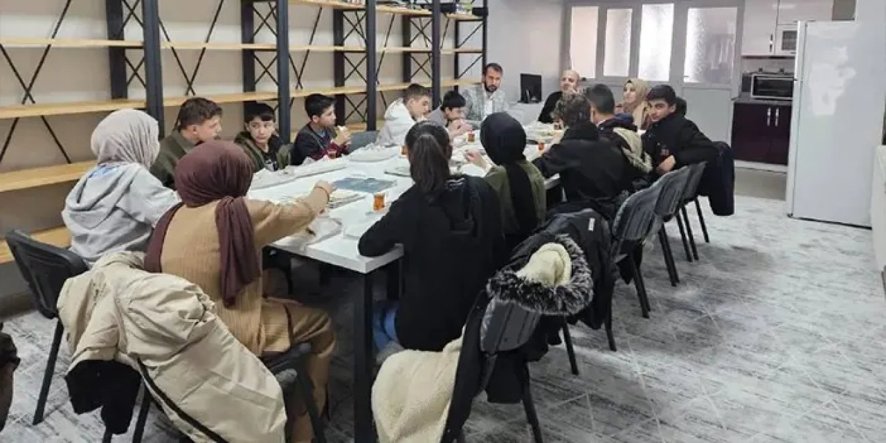 Bayburt'ta öğrencilere söyleşi programı