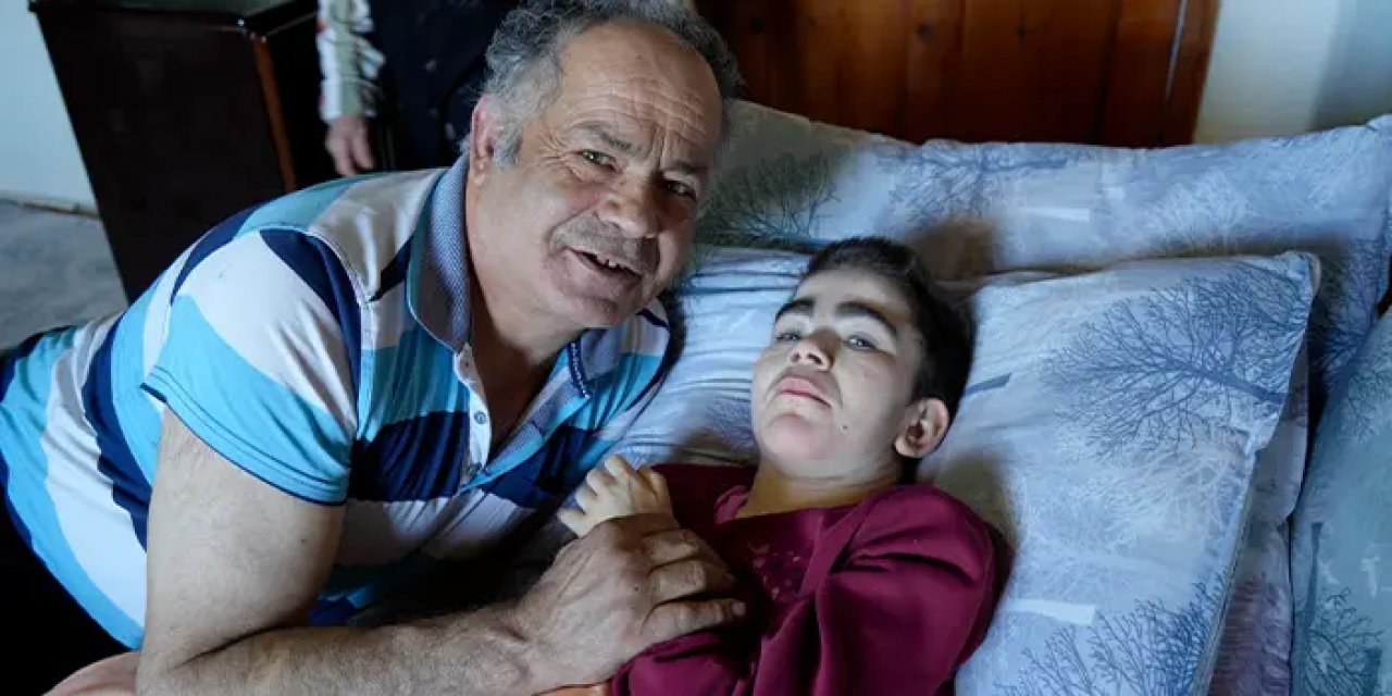 Doktorların "15 yaşını göremez" dediği engelli kızı için köye yerleşti!