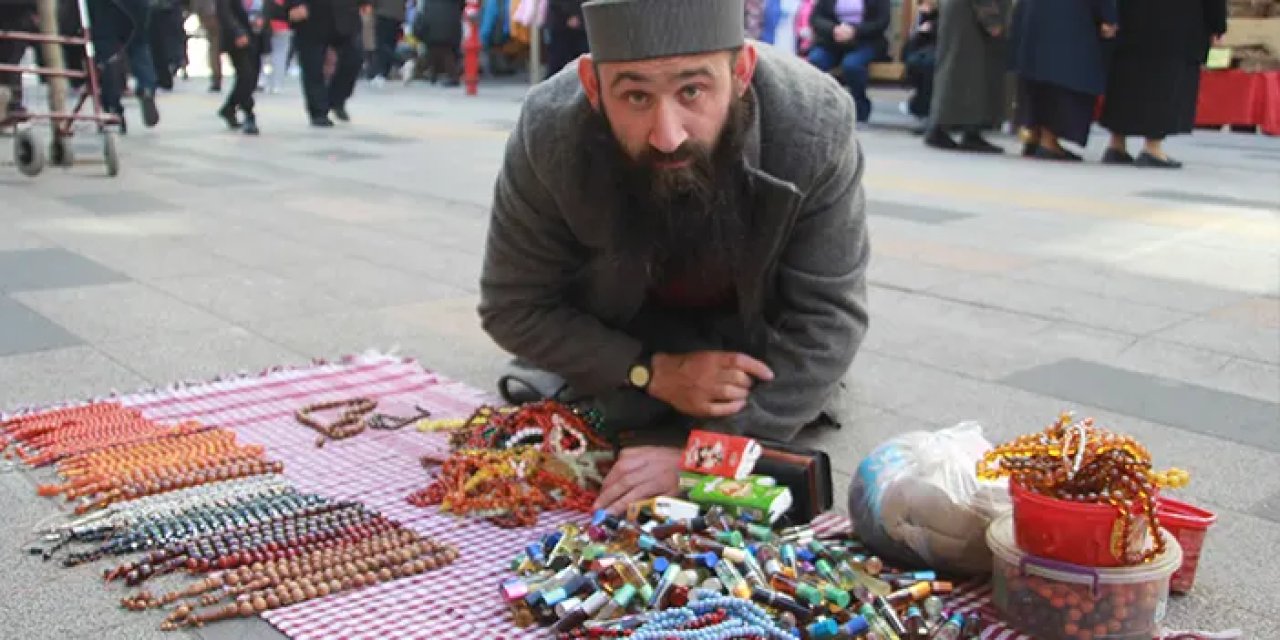 Yanlış iğne sonucu bedensel engelli dünyaya geldi! Geçimini işte böyle sağlıyor