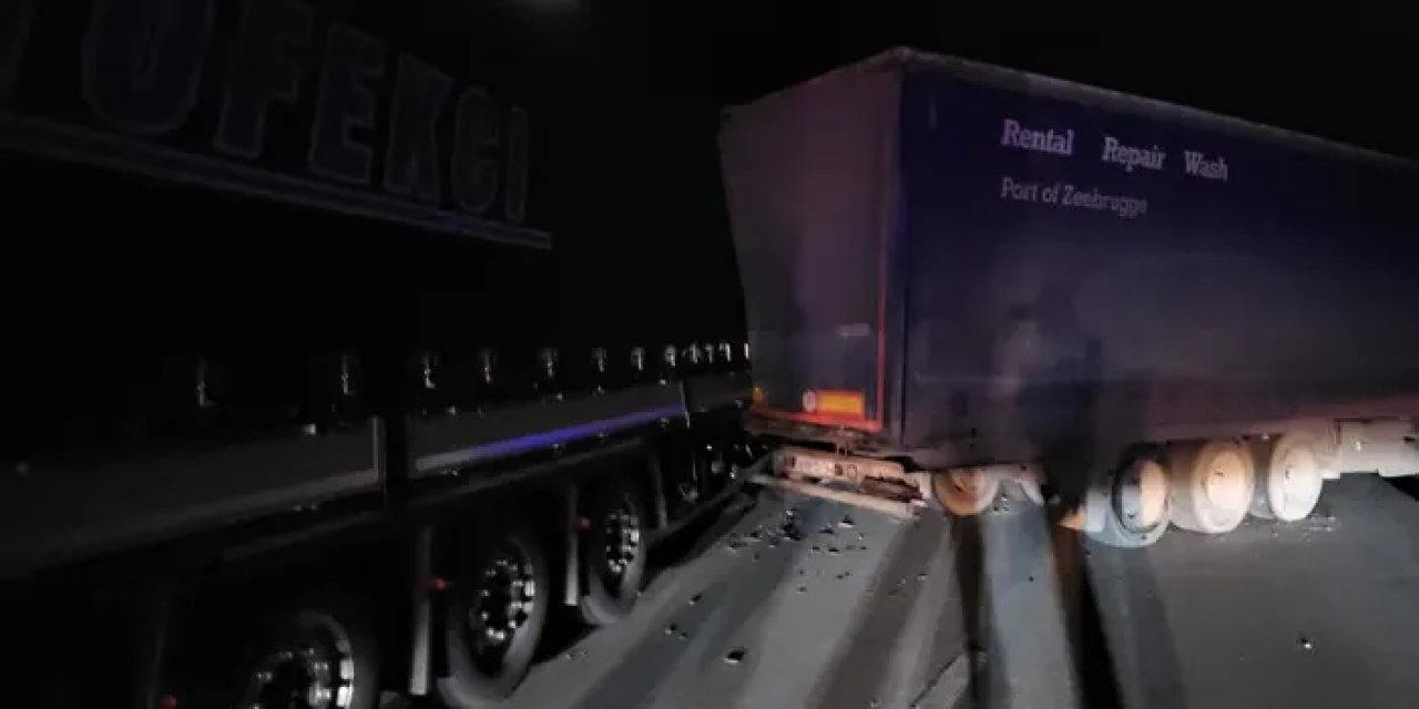 Amasya'da 2 tır birbirine girdi! Trafik felç oldu