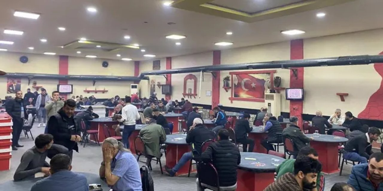 İzmir'de kumar operasyonu! 83 kişiye 533 bin lira ceza