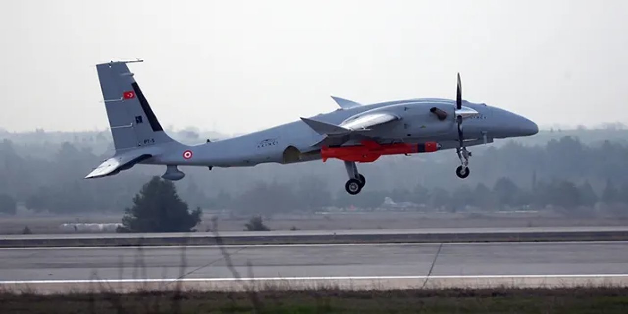 Bayraktar AKINCI, 100 Km'den Çakır Füzesiyle Hedefi Tam İsabetle Vurdu