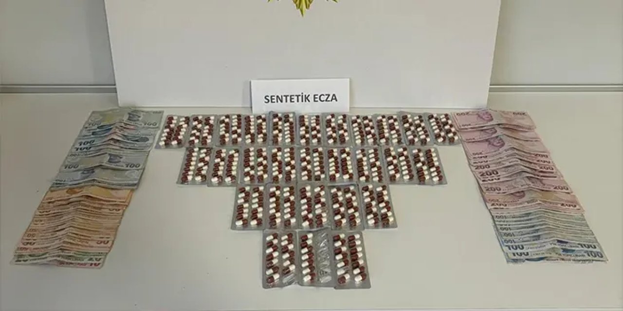 Samsun'da eş zamanlı uyuşturucu operasyonu! 3 bin 95 uyuşturucu hap ele geçirildi