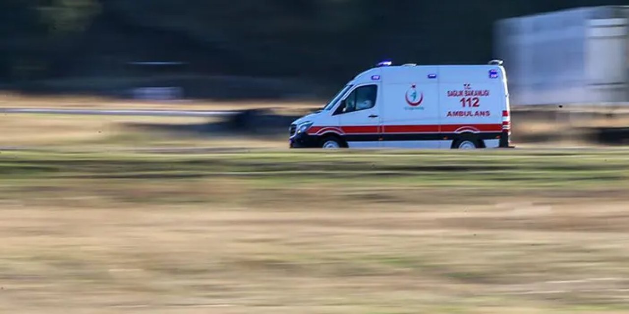 Giresun'da yolun karşısına geçmek isteyen yayaya otomobil çarptı! 1 kişi ağır yaralı