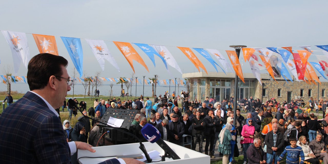 Trabzon Vakfıkebir'de AK Parti'nin Hamsi Şölenine vatandaştan büyük ilgi