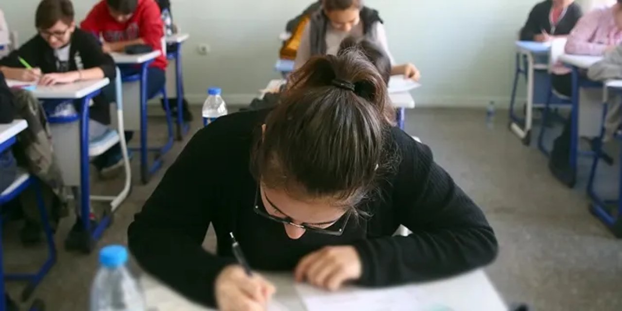 Türkiye'de Yeni Nesil Ortak Sınavlar: Açık Uçlu Sorular İle Değerlendirme Dönemi
