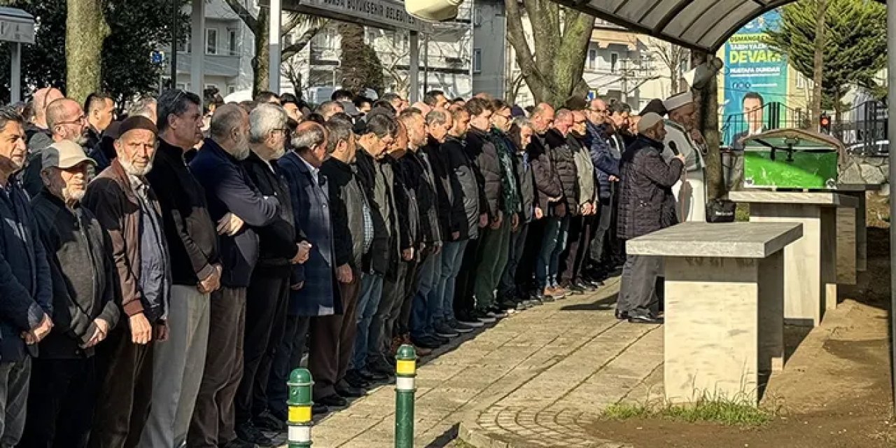 Depremden korkup 2. kattan atlamıştı! Hayatını kaybeden genç toprağa verildi