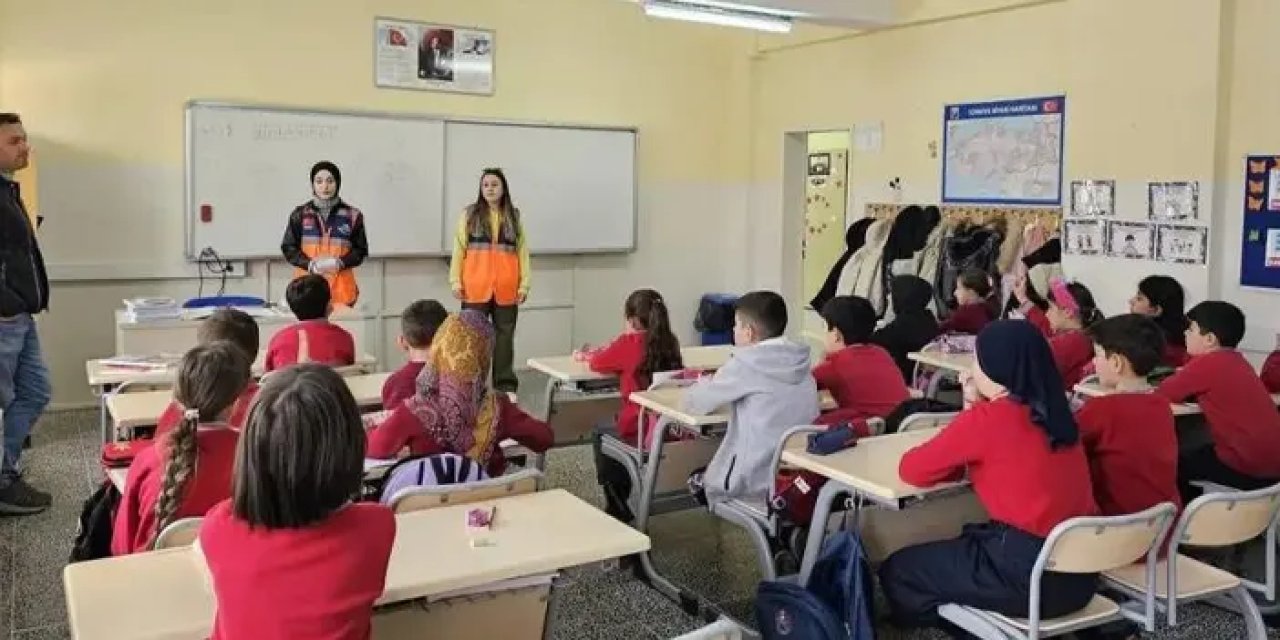 Bayburt'ta deprem haftası etkinlikleri gerçekleştiriliyor