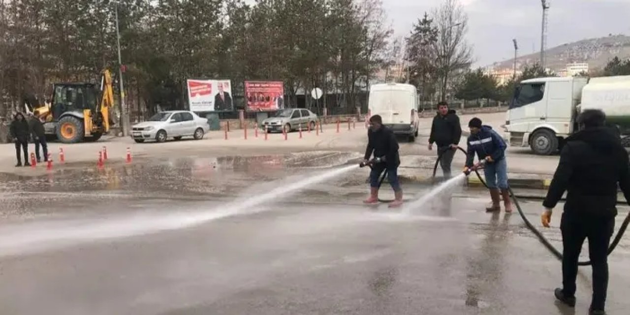 Bayburt'ta çevre temizliği sürüyor