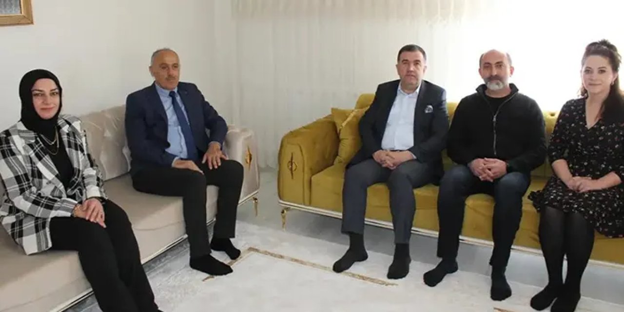 Bayburt Valisi Eldivan'dan şehit ailesine ziyaret