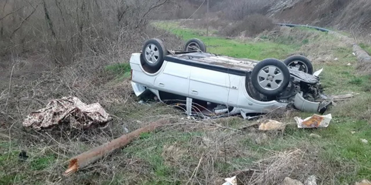 Bolu'da otomobil şarampole yuvarlandı! 1 yaralı var