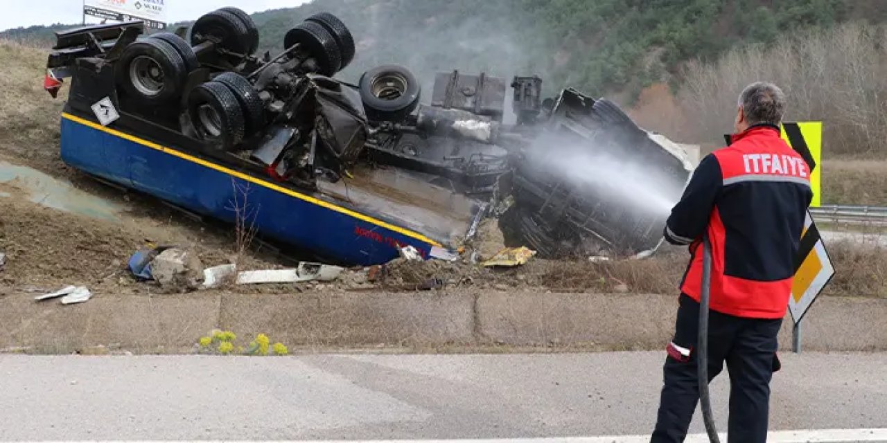 Amasya’da akaryakıt tankeri devrildi! 1 yaralı
