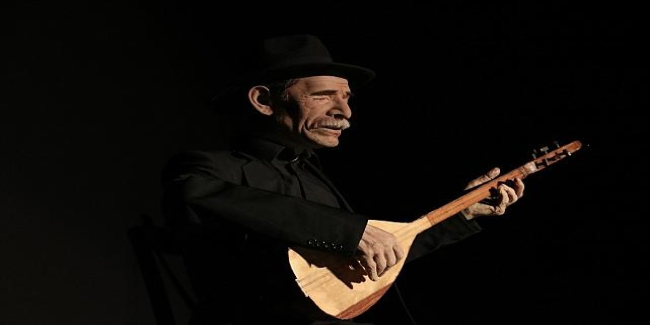 Giresun'da Aşık Veysel'in "insansı robotu" konser verdi