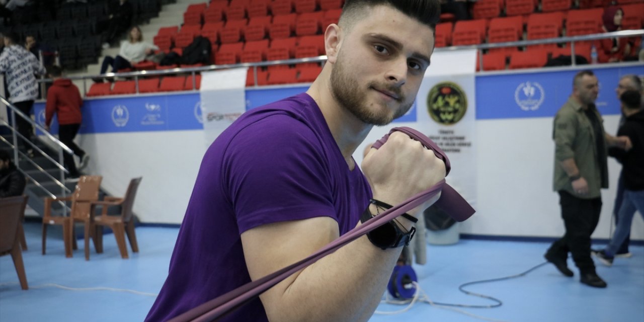 Samsunlu dünya şampiyonu bilek güreşçisi yeni madalyalar peşinde