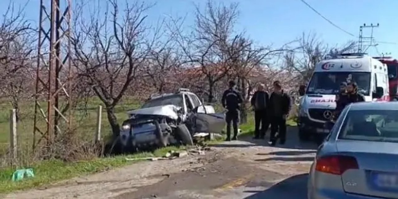 Malatya'da kamyonet ile otoombil birbirine girdi! 3 kişi yaralandı