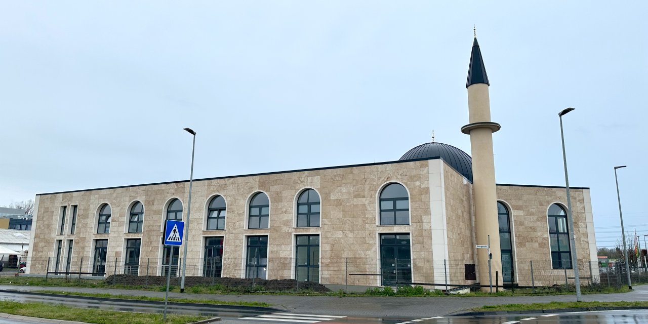 Almanya’da Ramazan ayının ilk iftarı yapıldı