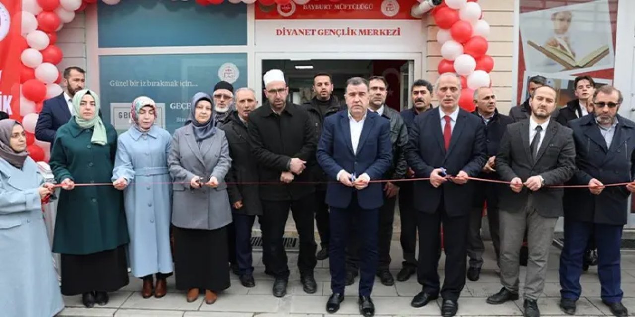 Bayburt İl Müftülüğü Diyanet Gençlik Merkezi hizmete açıldı