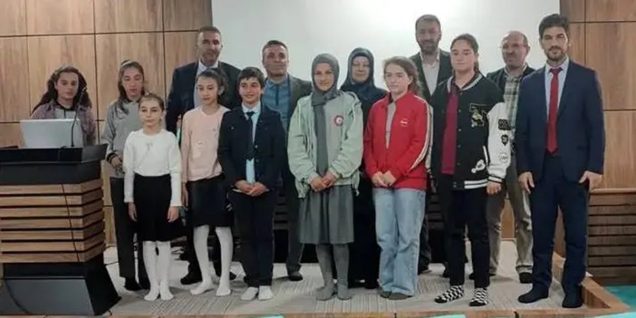 Bayburt'ta 'Çanakkale Ruhu' temalı resim ve şiir yarışması düzenlendi