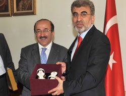 Bakan Yıldız, Başkana 'Abi' dedi