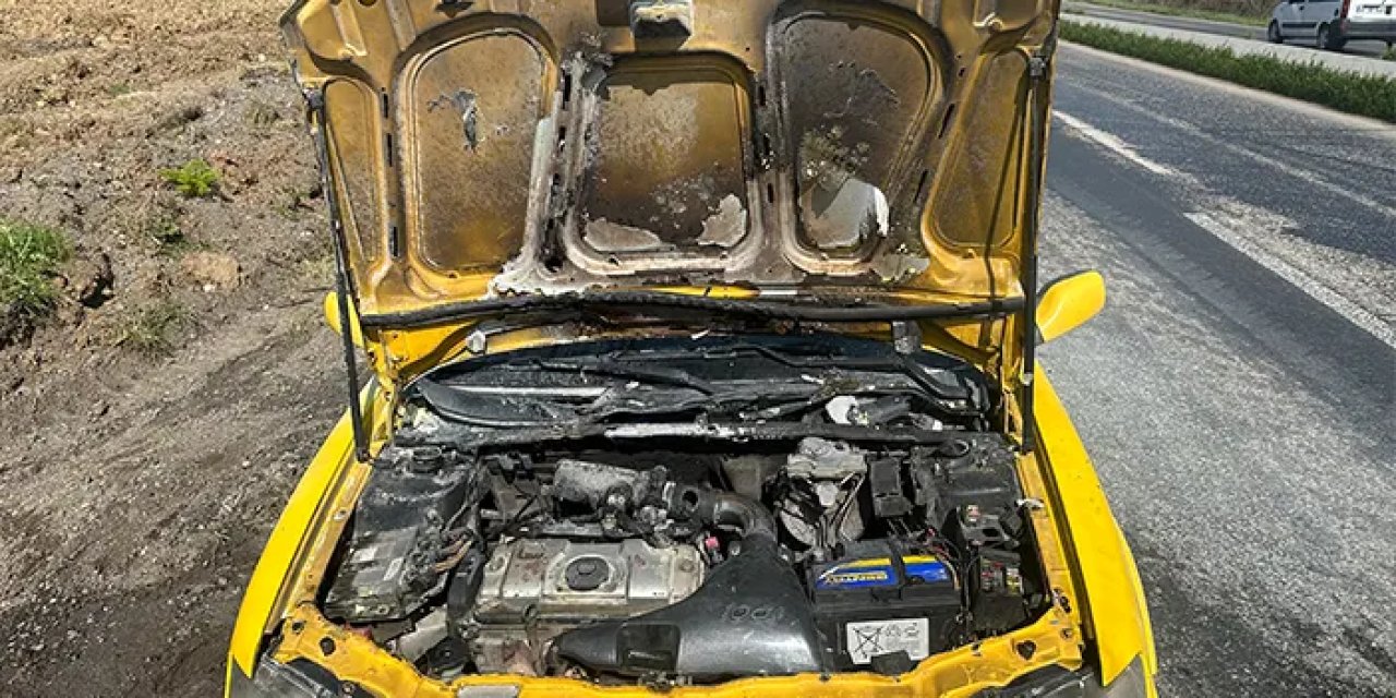 Tekirdağ'da seyir halindeki otomobil yandı! İtfaiye müdahale etti