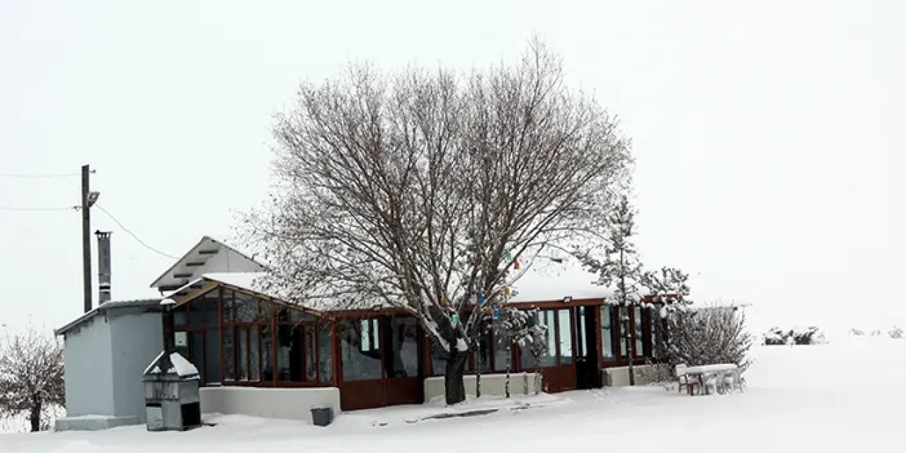 Bayburt yeniden karla kaplandı