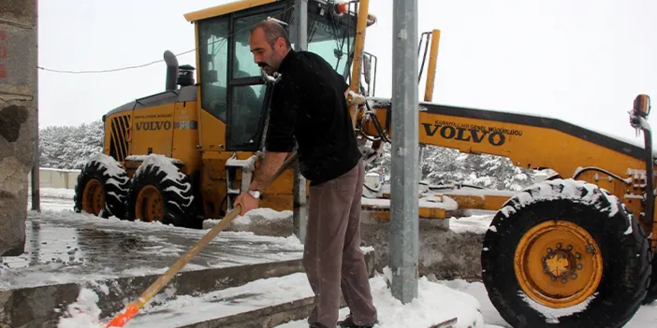 Erzincan’ın yüksek kesimlerinde kar yağışı etkili oldu