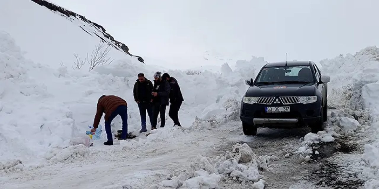 Ardahan-Ardanuç karayolunda yoğun kar mesaisi