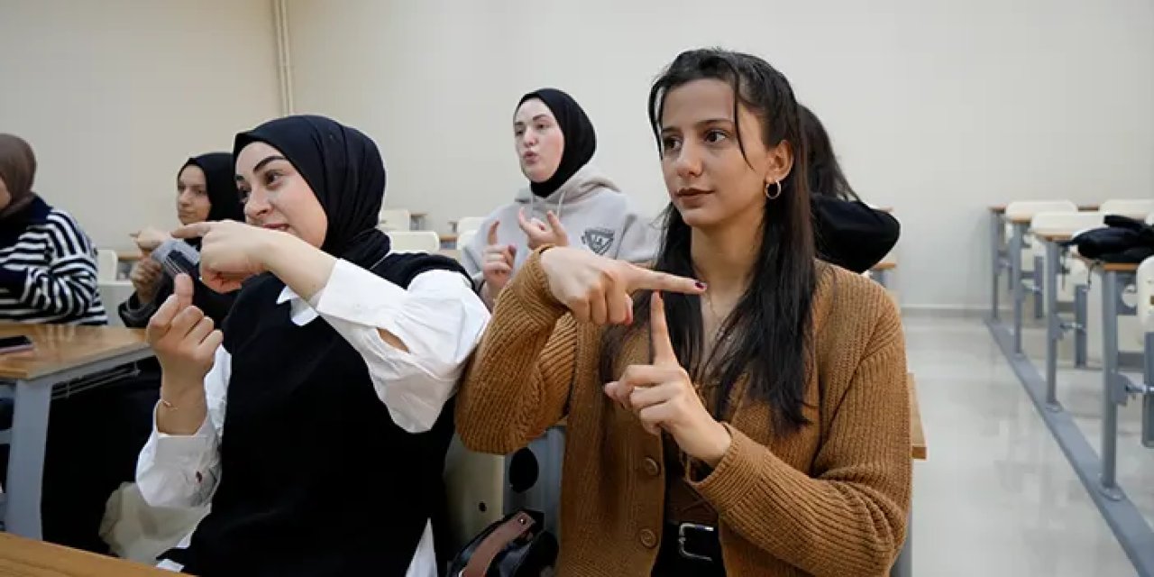 Gümüşhane'de öğrencilerden Yaşlı Bakım Haftası için video