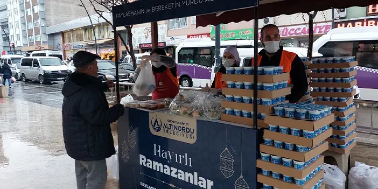 Ordu'da günlük 10 bin kişiye iftar yemeği!
