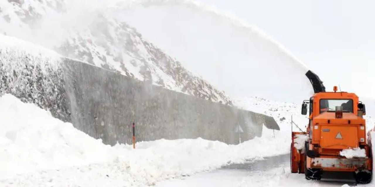 Bingöl'de kar nedeniyle 236 yerleşim yerine ulaşım sağlanamıyor
