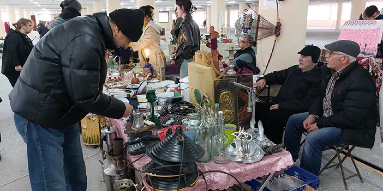 Samsun'da Antika Sanat Pazarı'na yoğun ilgi
