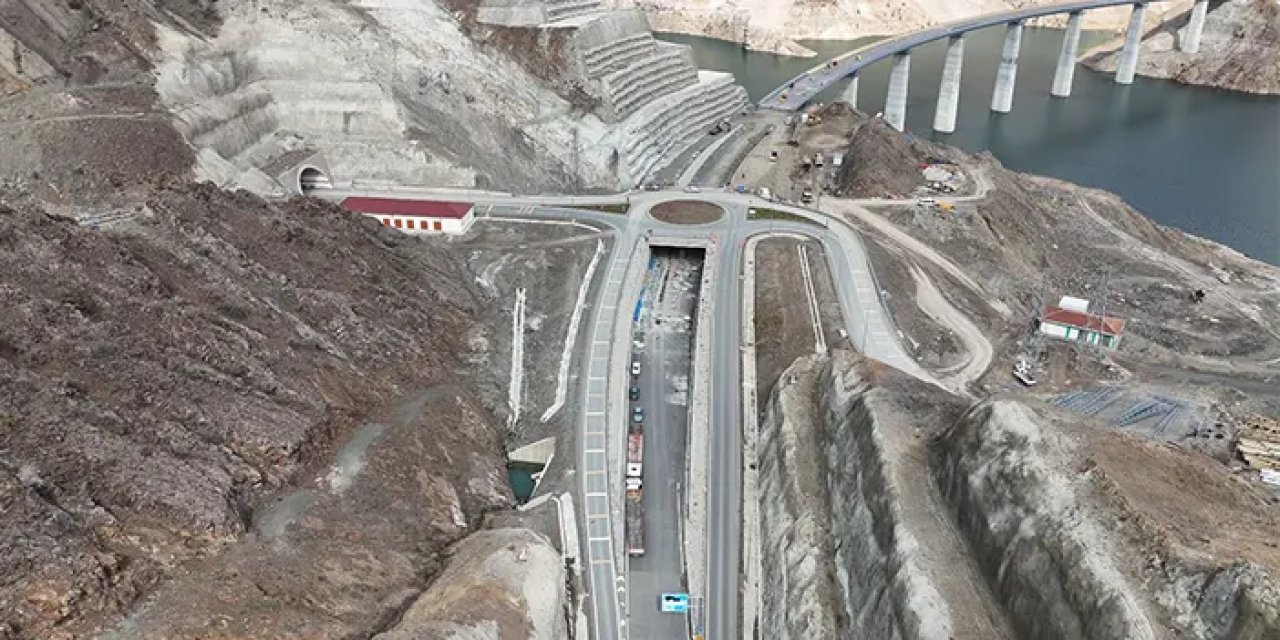 Artvin'in eski Yusufeli'ndeki viyadük bayramda hizmete açılacak