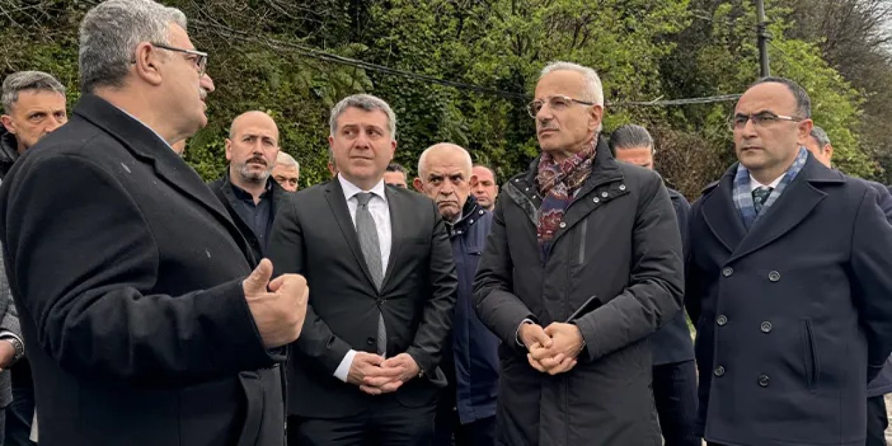 Bakan Uraloğlu Artvin'de! Hopa-Borçka sanayi yolu geçişinde incelemede bulundu