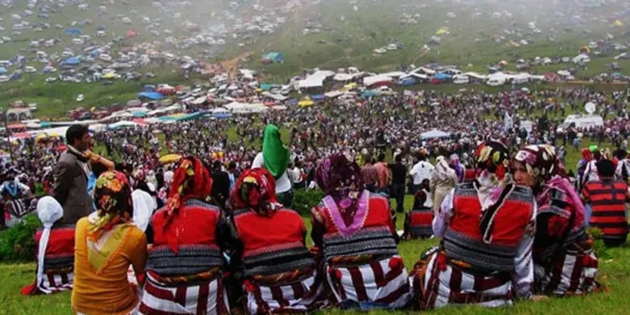 Trabzon'un geleneksel kıyafetleri nelerdir? Trabzon'un Kültürel Mirası: Müzik, Dans ve Geleneksel Sanatlar