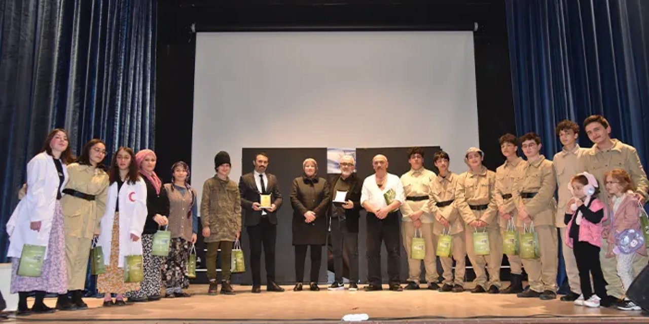 Giresun'da "Aynalı Çarşı" adlı tiyatro oyunu sahnelendi