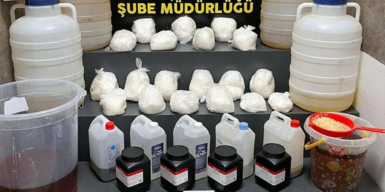 İzmir'de 112 kilo metamfetamin ele geçirildi! 2'si yabancı 5 gözaltı