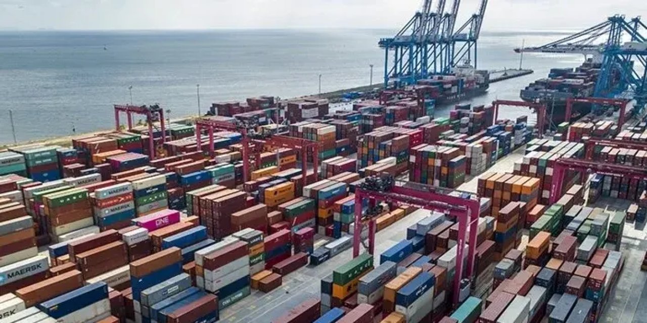 Türkiye'nin Şubat Ayı Dış Ticaretinde İhracat Arttı, Açık Azaldı