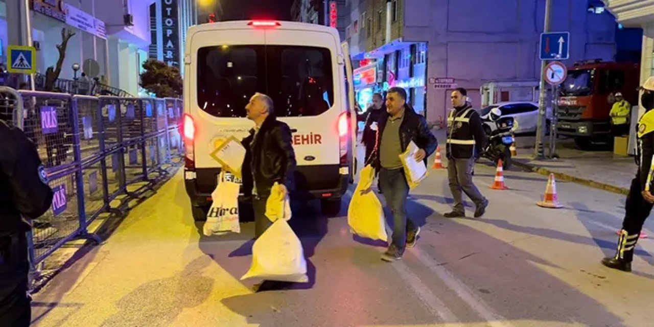 Samsun'da oy çuvalları İl Seçim Kurulu'na getiriliyor