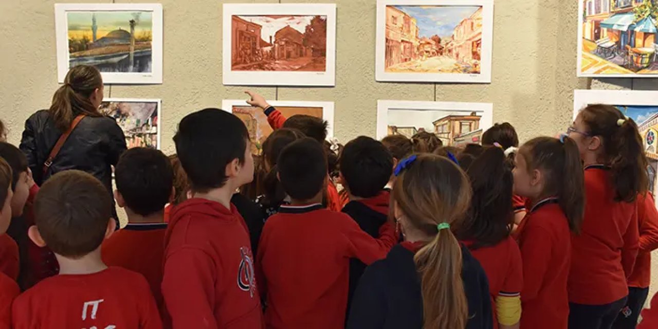 Trabzon'da 21 ülkeden çocuk ve gençlerin yaptığı resimler sergilendi