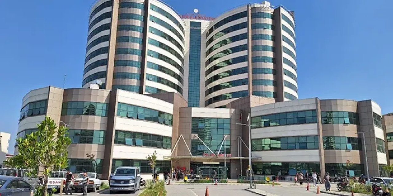 Mersin'de bir kişi tedavi gördüğü hastanede annesini öldürdü