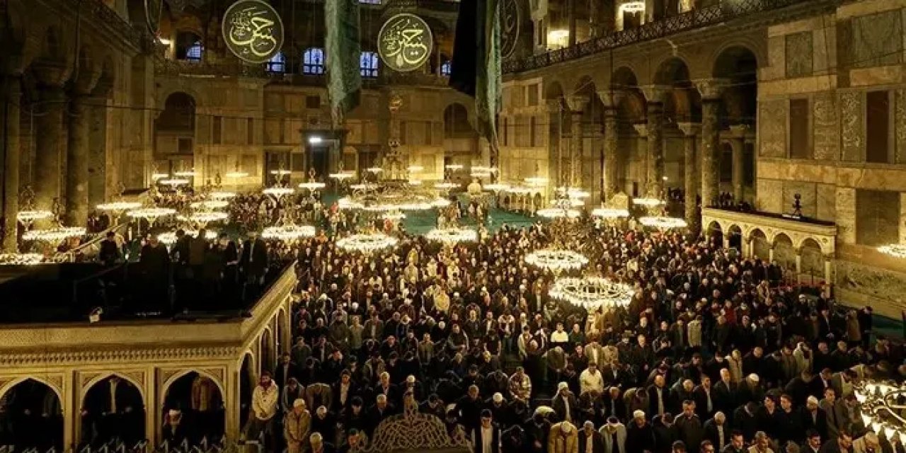 Kadir Gecesi Yarın: Bin Aydan Hayırlı Gece