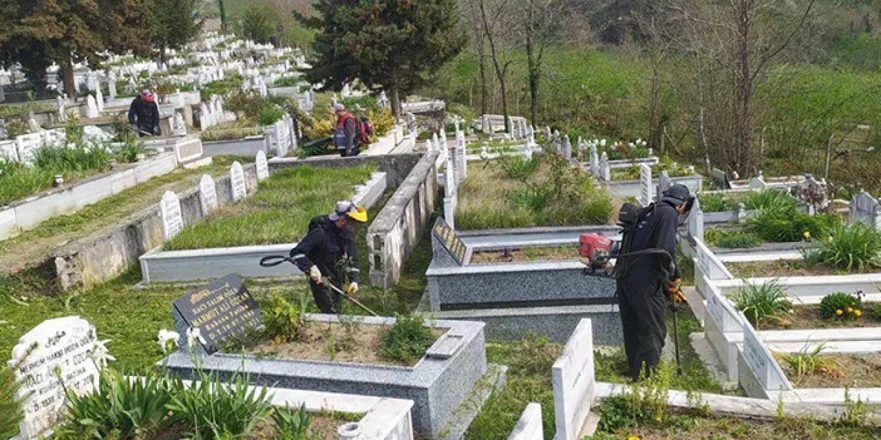 Ordu'da Ramazan Bayramı öncesi mezar temizliği