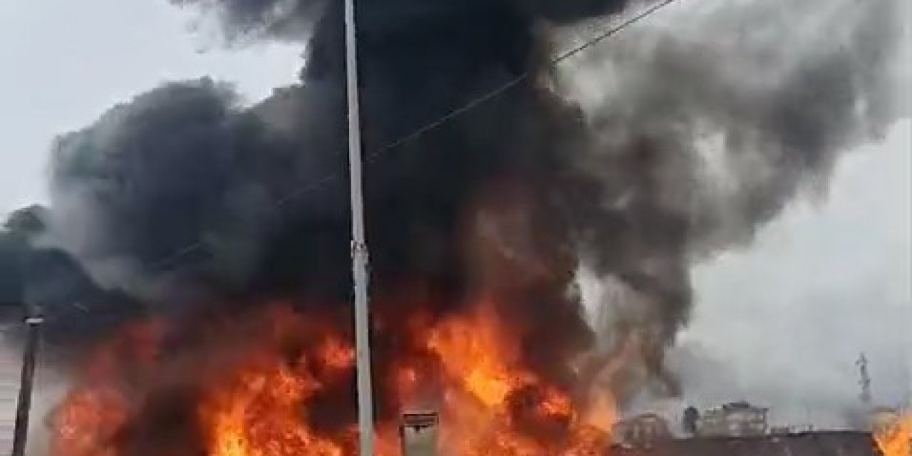 Rize’de çatı yangını! İtfaiye ekiplerinden hızlı müdahale