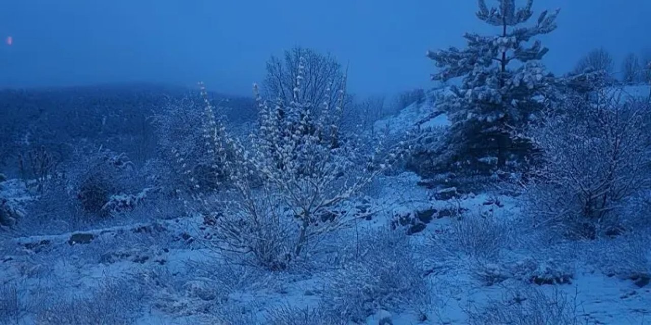 Karadeniz ilinde Nisan yağmuru bekliyorlardı! Ortalık bir anda beyaza büründü