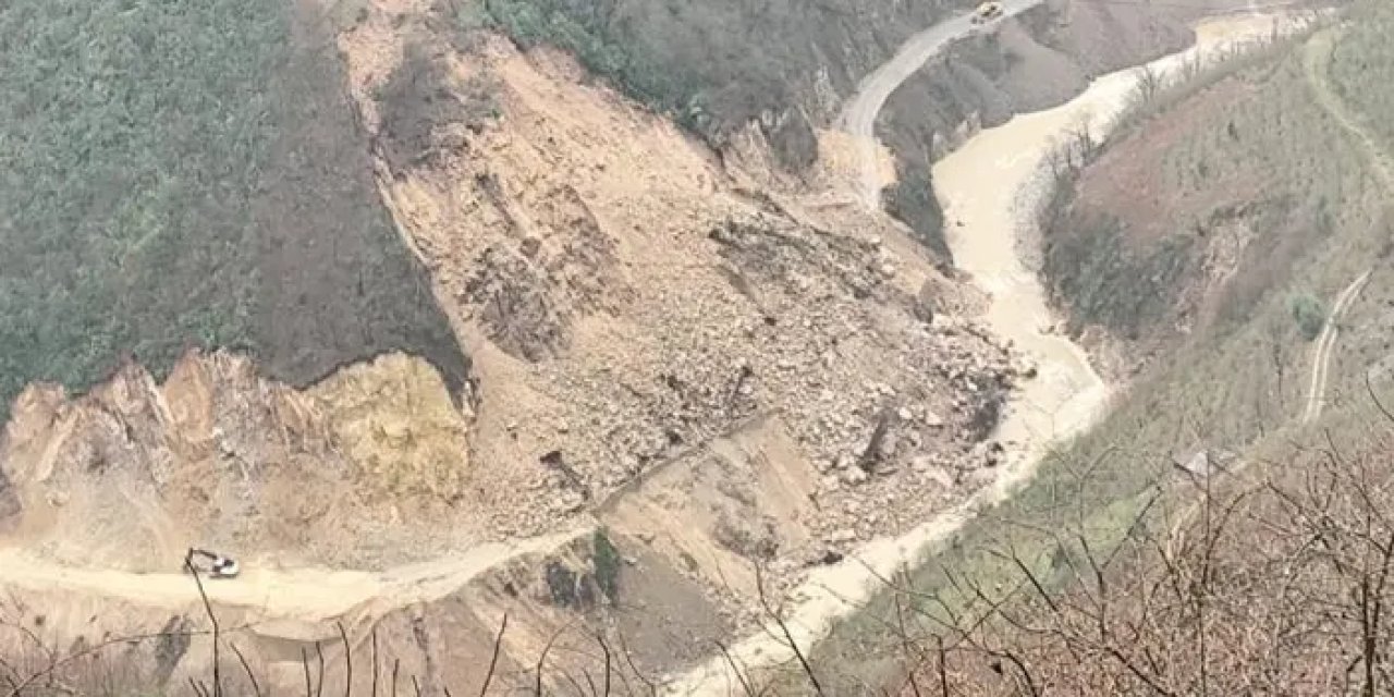 Giresun’da heyelan! Çok sayıda köy yolu kapandı