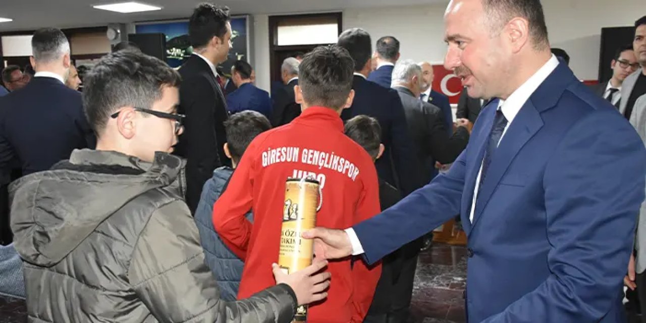 Giresun’da Ramazan Bayramı coşkusu: Valilikte tören, ilçelerde kutlama